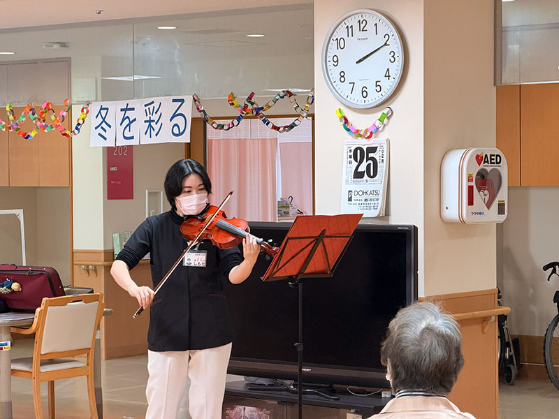 ２病棟にて冬を彩るバイオリン演奏会開催